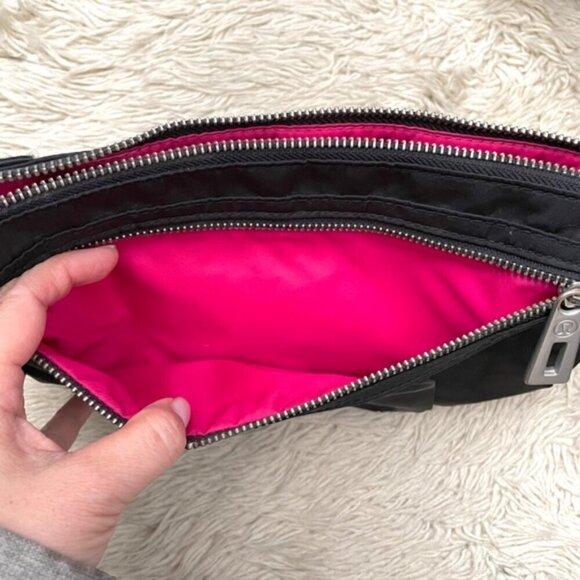 Lululemon Black Travel Pouch / Belt Bag - no belt! 🇨🇦 - Picture 4 of 9